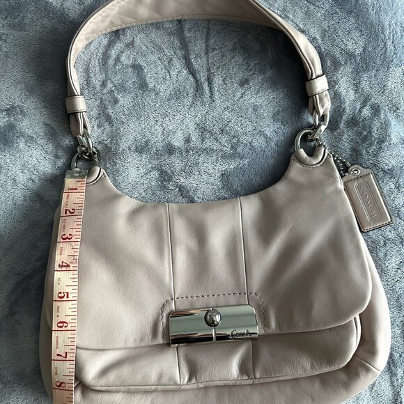Cream Coach Shoulder Bag - Picture 5 of 13